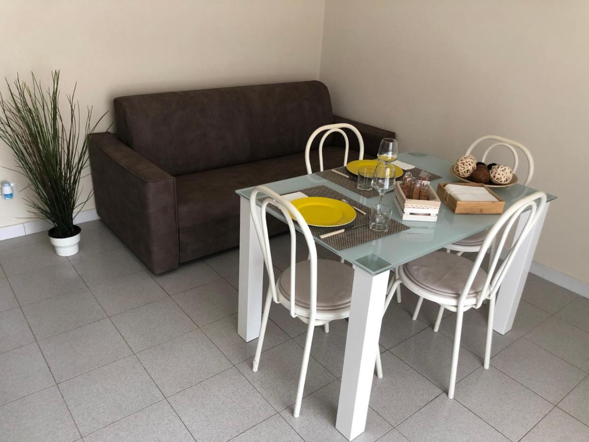 Cuc Apartment Mascali Bagian luar foto
